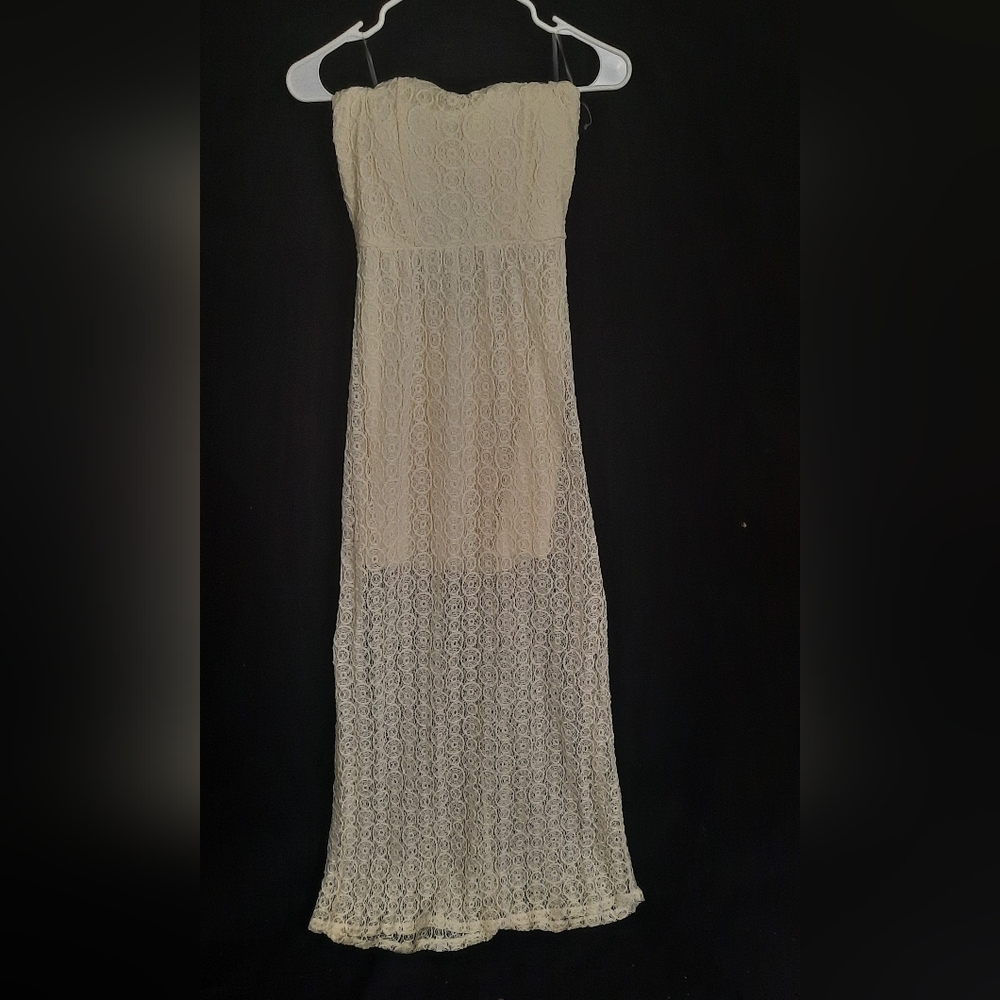 Lacy dress strapless